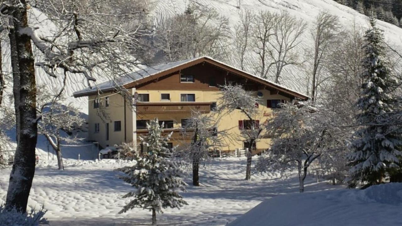 Pension & Ferienwohnungen Haus Edelweiss Holzgau Exterior photo